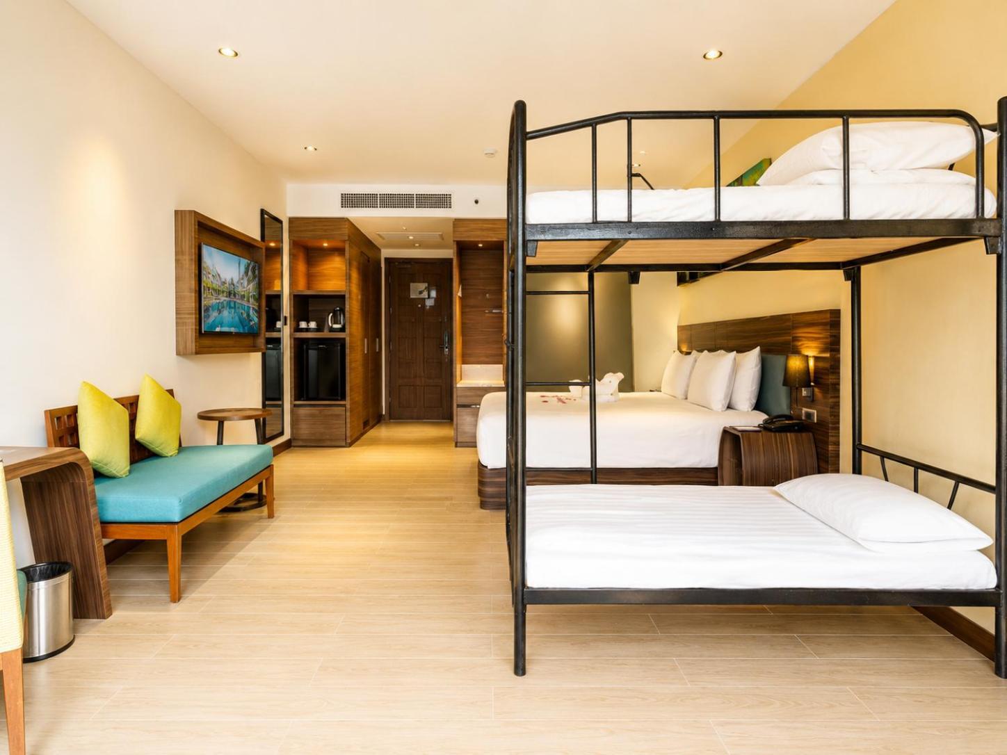 Premium King Room One King Bunk Bed