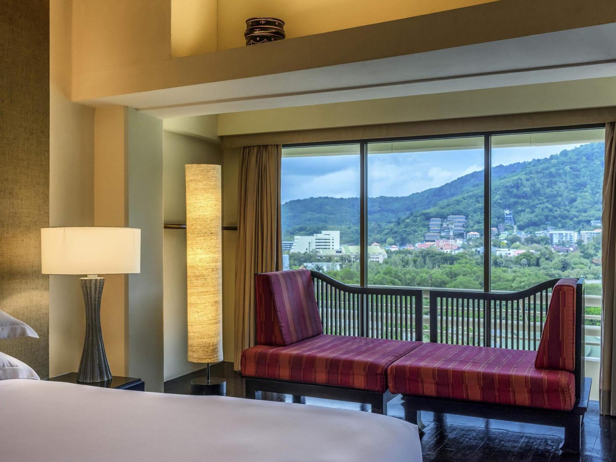 Junior King Suite Garden View