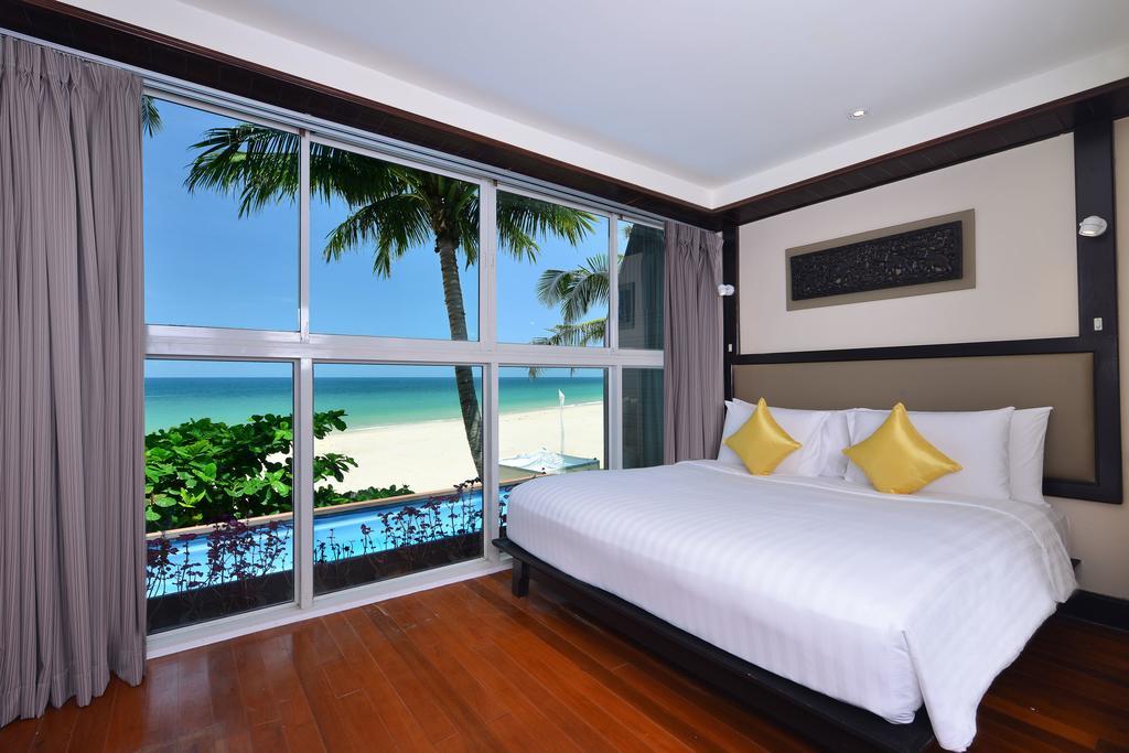 Two-Bedroom Suite Direct Beach Access