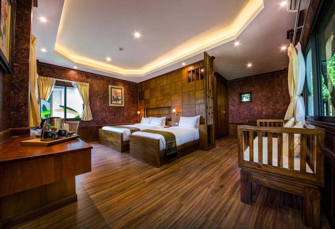 Deluxe Family Room (Free 2-Way Airport Transfer 7AM- 7PM )