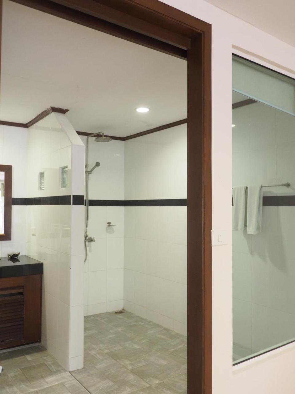 Double Room with Pool View,744487978:JPEG