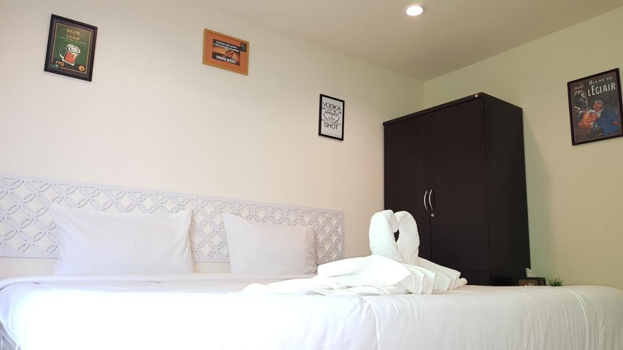 Standard Zimmer mit Kingsize-Bett oder 2 Einzelbetten (2 Erwachsene + 1 Kind)