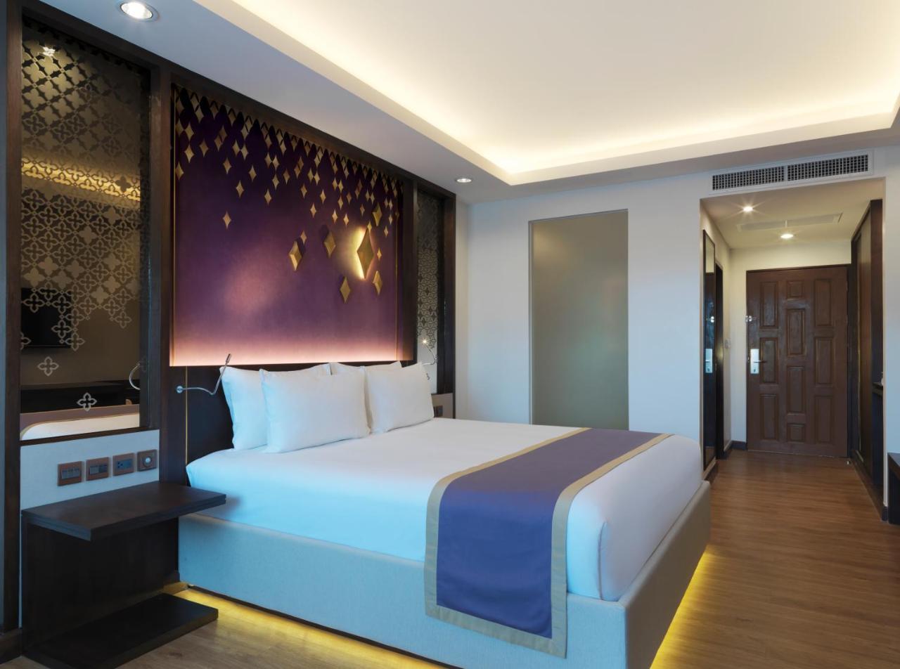 Signature Club Room