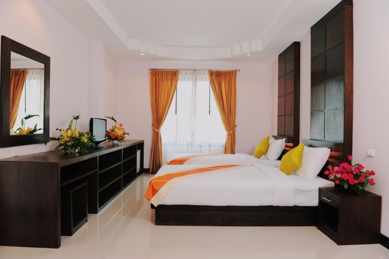 Deluxe Double or Twin Room City View