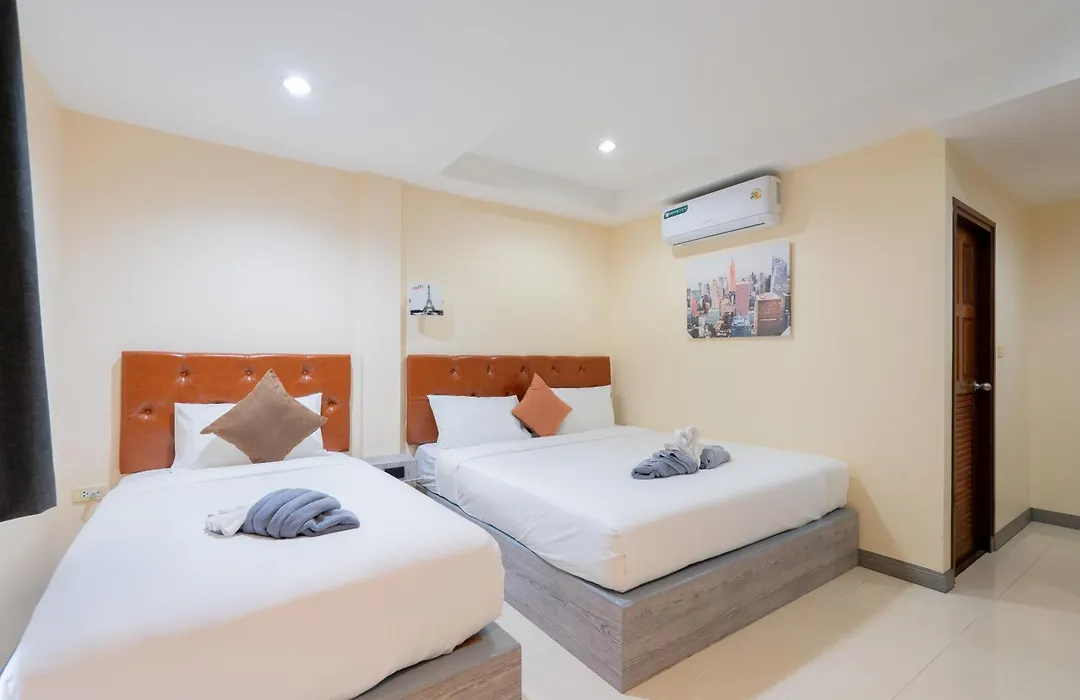 Square One Hotel Patong-1
