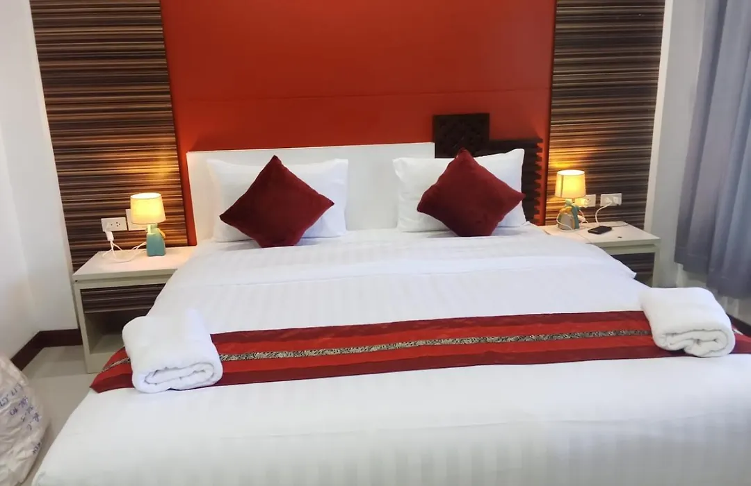 Patong Max Value Hotel-1