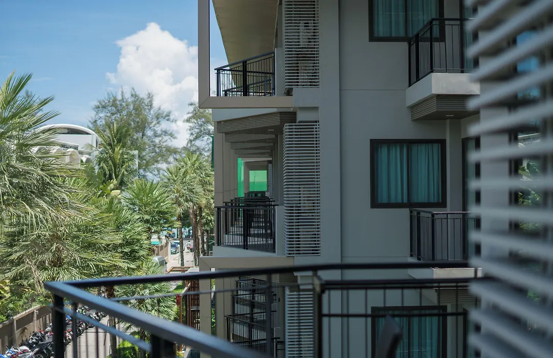 Suite Studio Apt With Hot Tub Bath In Front Pa Tong Beach-1