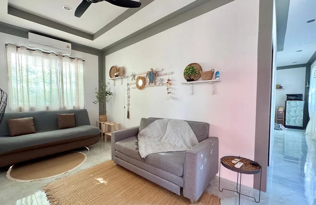 Sea Dreamer Beachfront Apartments-1