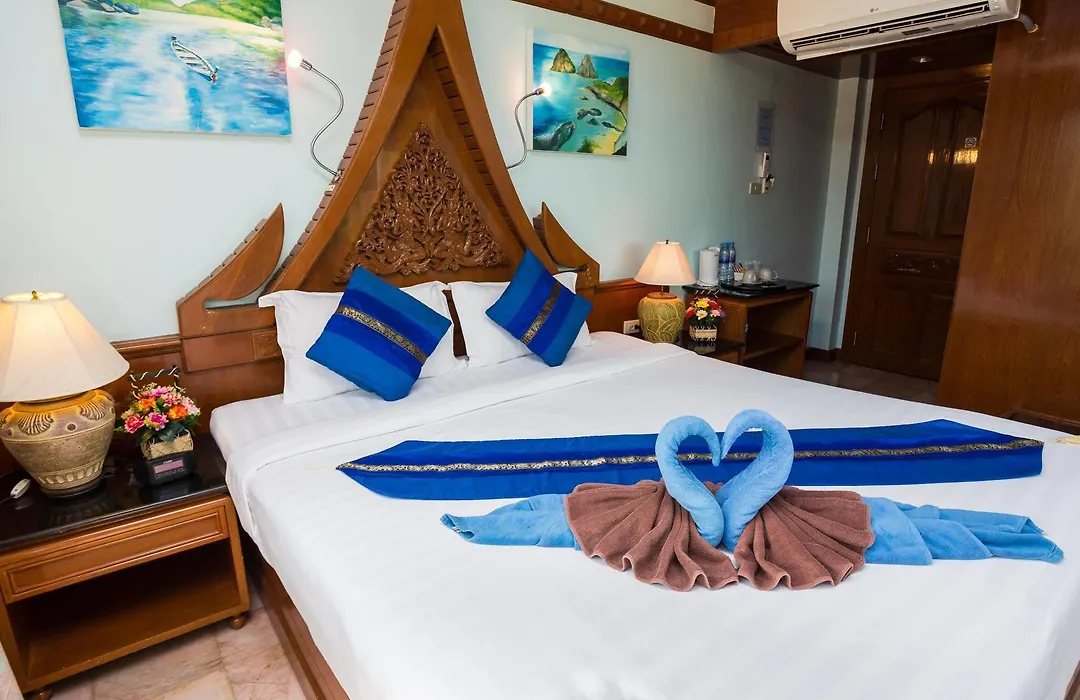 Patong Beach Bed And Breakfast-1