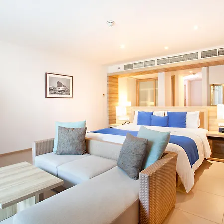 Le Meridien Phuket Mai Khao Beach Resort-3