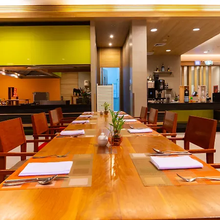 Le Meridien Phuket Mai Khao Beach Resort-2