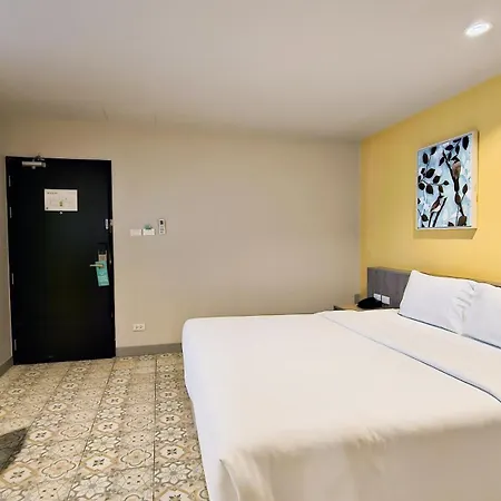 Recenta Suite Phuket Suanluang-3