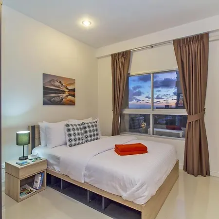 Chic Condo By Resava-3