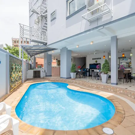 Square One Hotel Patong-2