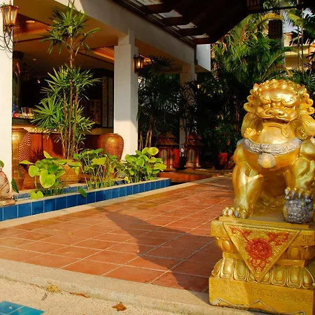 The Expat Hotel Patong-3
