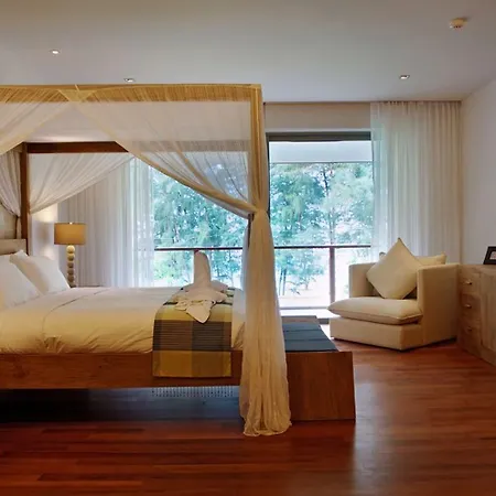 The Pearl Of Naithon-3