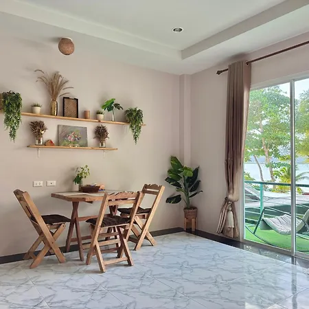 Sea Dreamer Beachfront Apartments-3