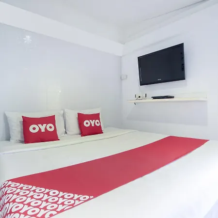 Oyo 1054 Phuket Backpacker Hostel-3