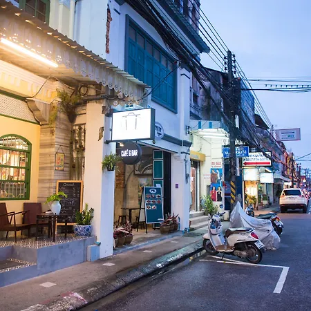 The Neighbors Hostel (Adults Only)-3