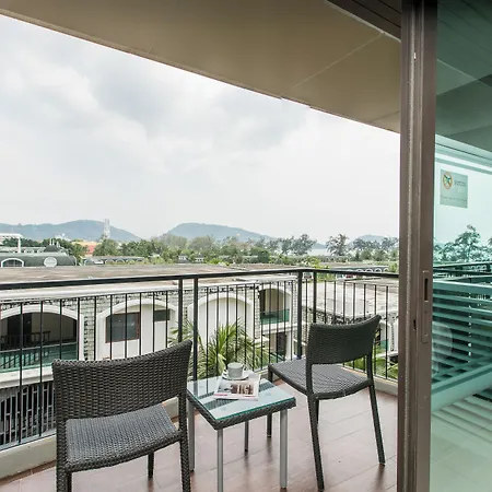 Suite Studio Apt With Hot Tub Bath In Front Pa Tong Beach-3