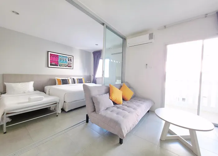 Recenta Suite Phuket Suanluang