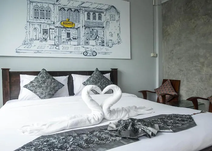 Beehive Phuket Old Town Hostel