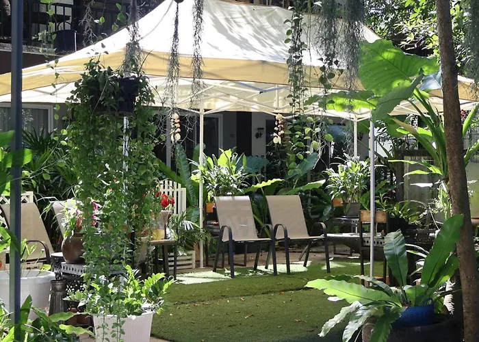 Hotel Eat N Sleep Phuket
